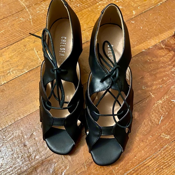 Chelsea Crew pumps - Picture 3 of 7